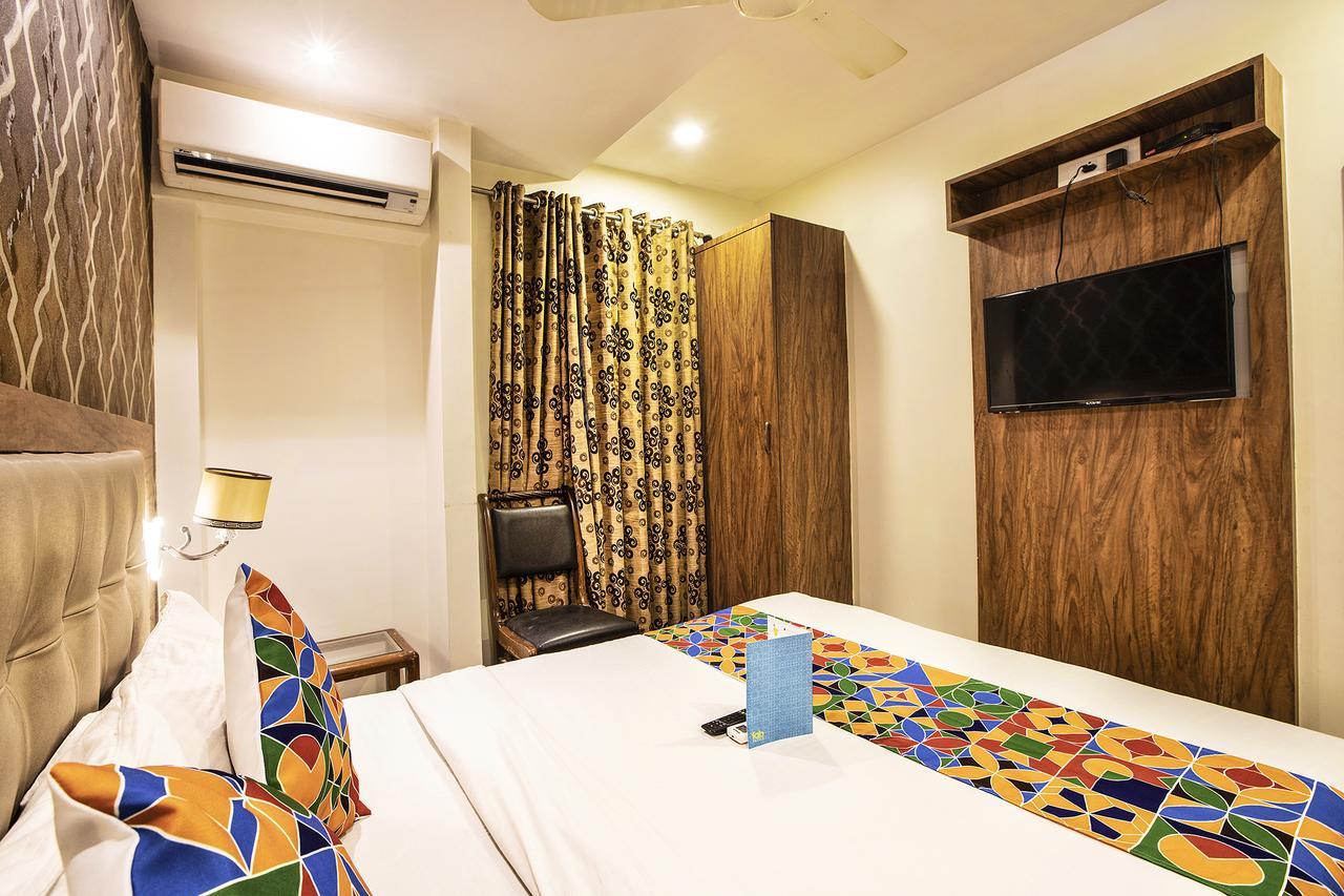 Hygienic Hotel Liberty Plaza Мумбаи Экстерьер фото