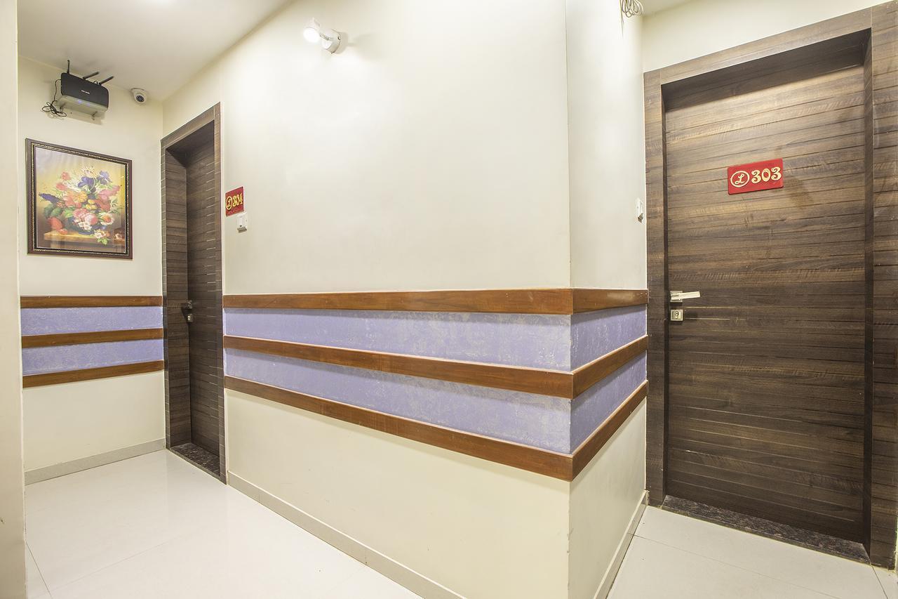 Hygienic Hotel Liberty Plaza Мумбаи Экстерьер фото