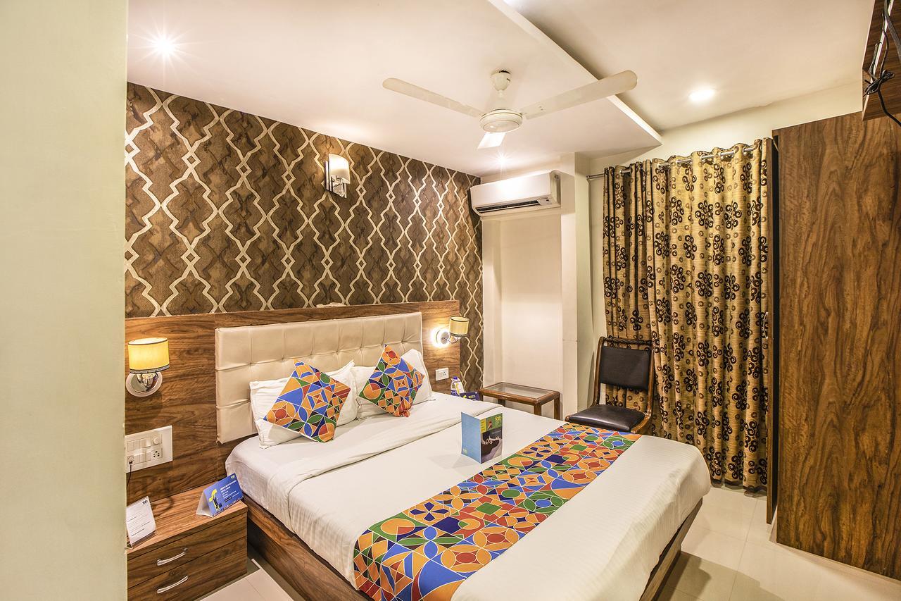 Hygienic Hotel Liberty Plaza Мумбаи Экстерьер фото