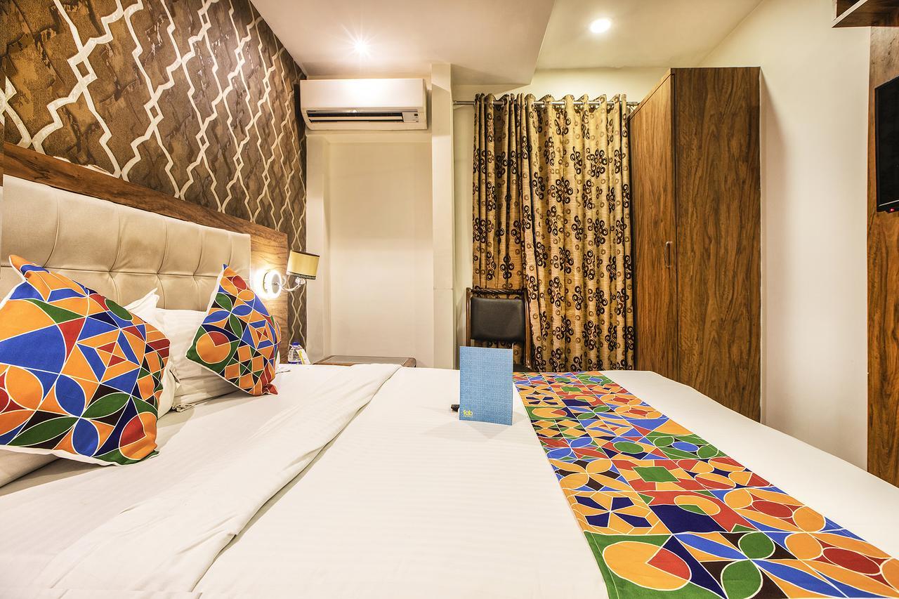 Hygienic Hotel Liberty Plaza Мумбаи Экстерьер фото