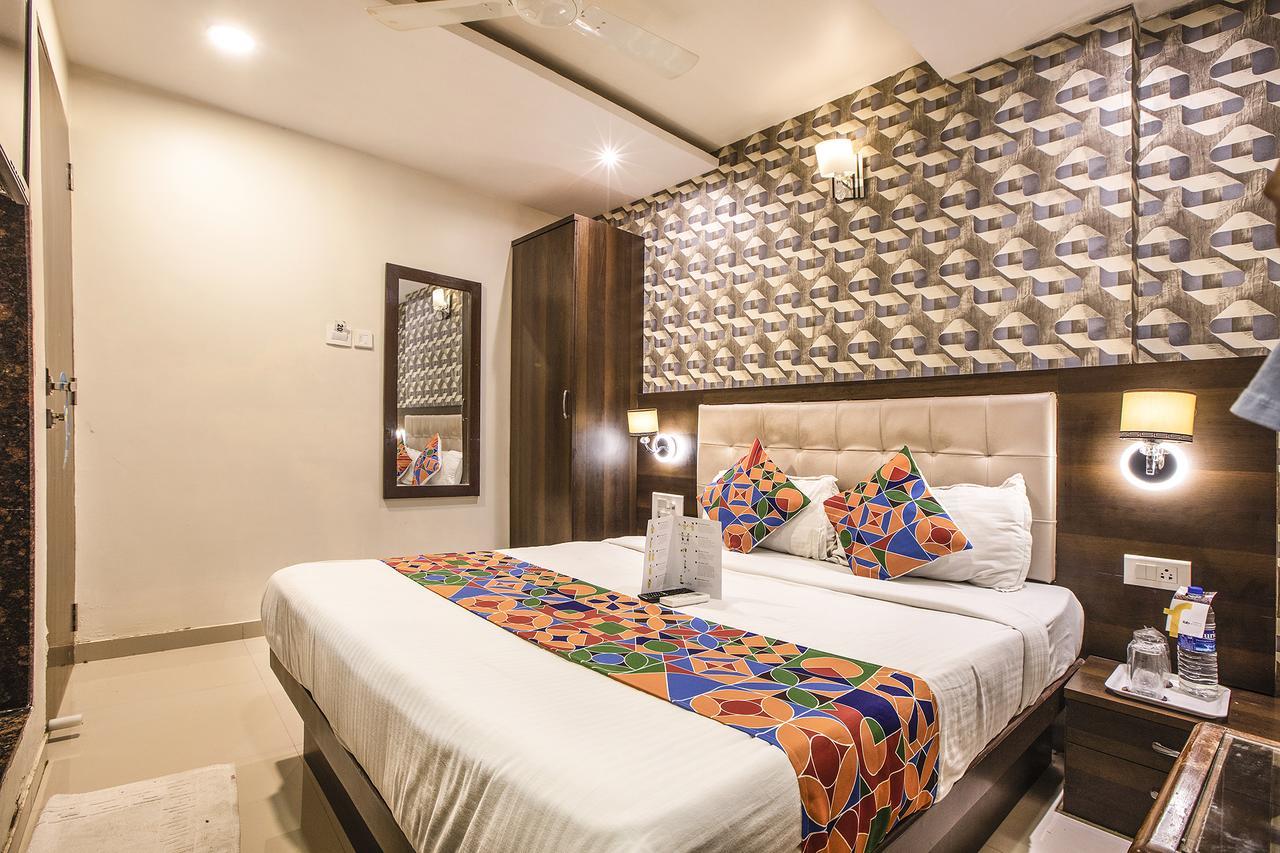 Hygienic Hotel Liberty Plaza Мумбаи Экстерьер фото